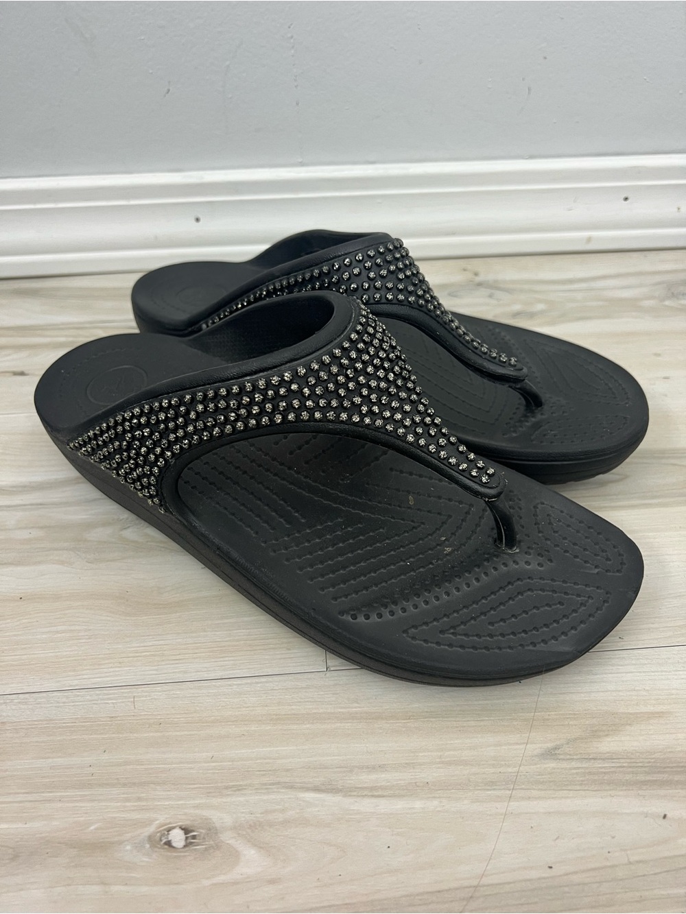 Crocs Getaway Triangle Wedge Flip Flop Sandals